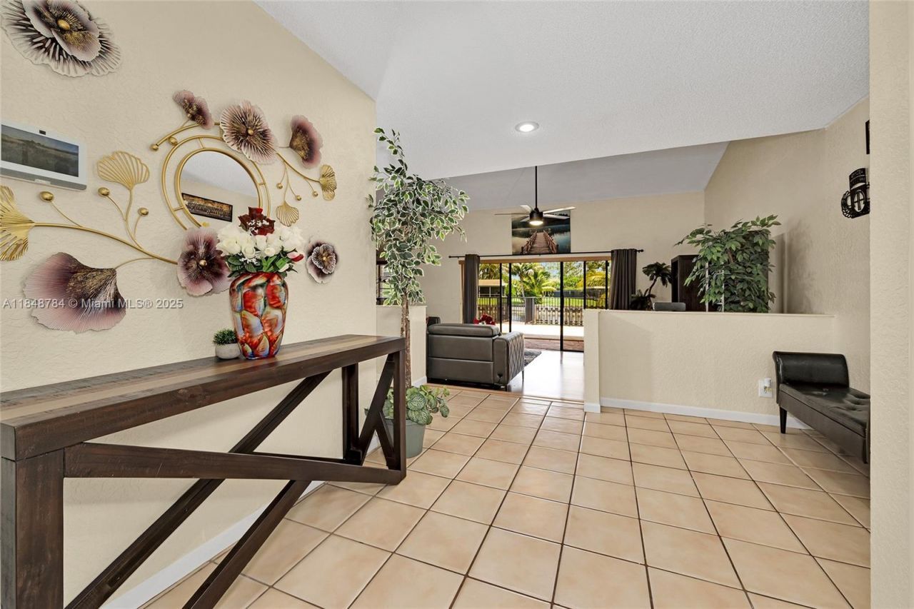 7921 NW 90th Ave, Tamarac, FL 33321 Photo