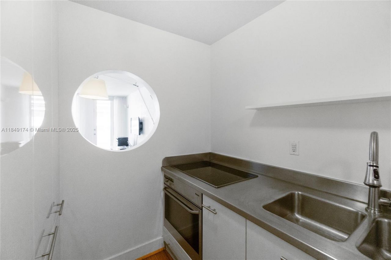 100 Lincoln Rd, Unit 923, Miami Beach, FL 33139 Photo