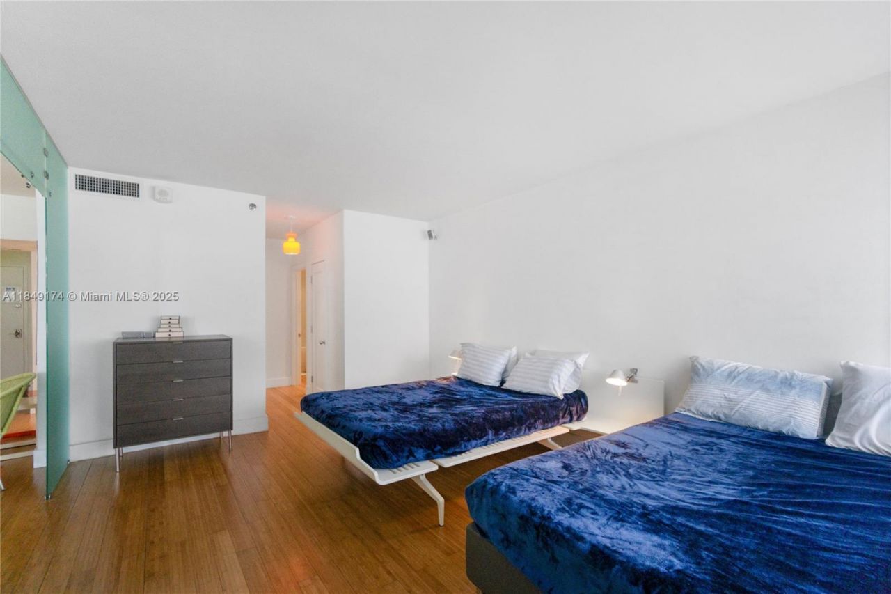 100 Lincoln Rd, Unit 923, Miami Beach, FL 33139 Photo