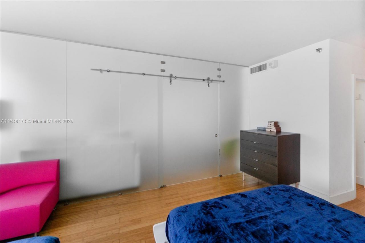 100 Lincoln Rd, Unit 923, Miami Beach, FL 33139 Photo