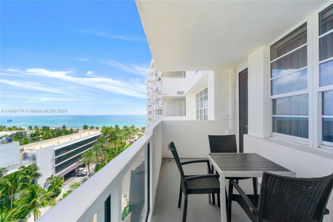 100 Lincoln Rd, Unit 923, Miami Beach, FL 33139 Photo