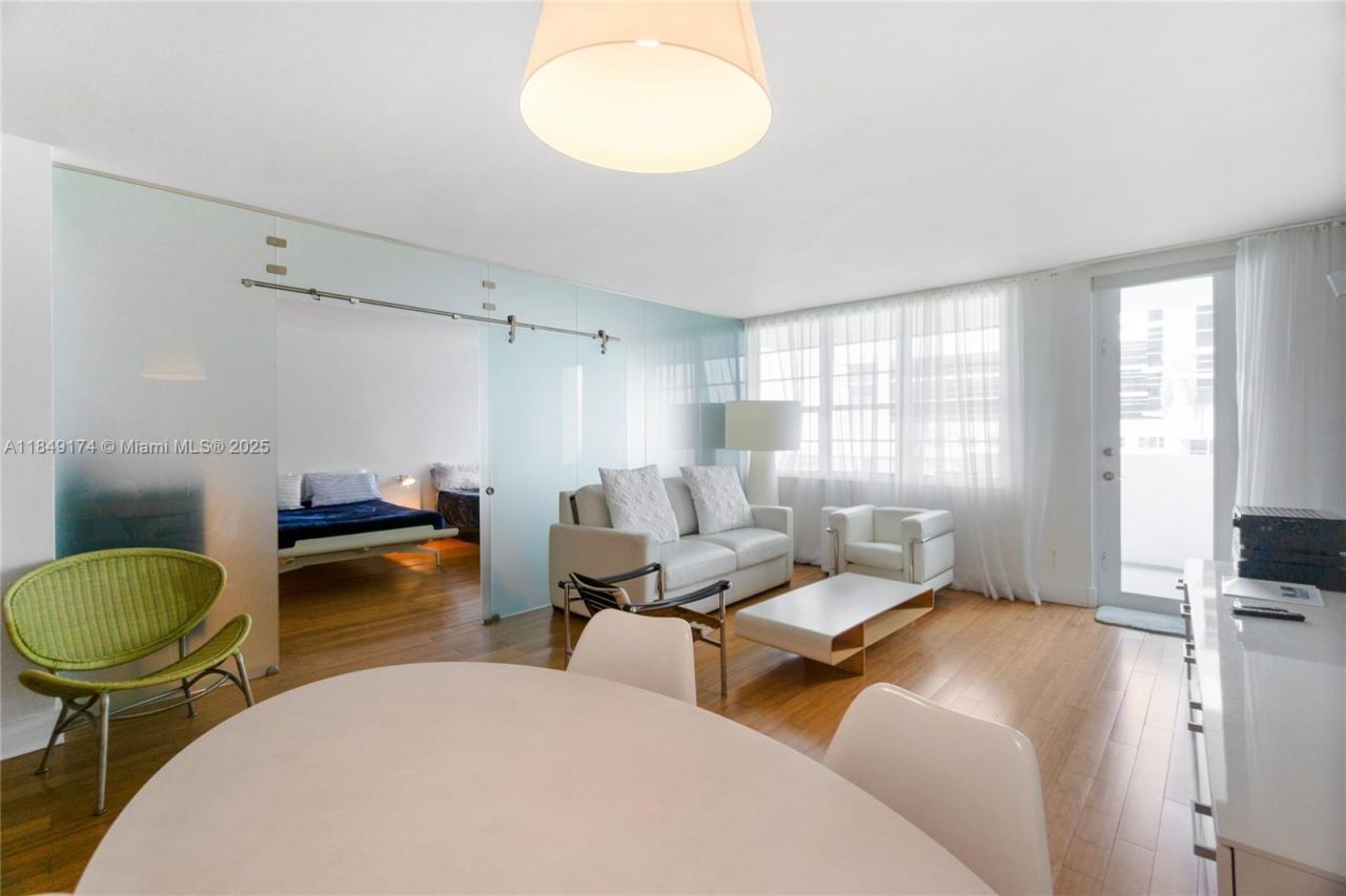 100 Lincoln Rd, Unit 923, Miami Beach, FL 33139 Photo