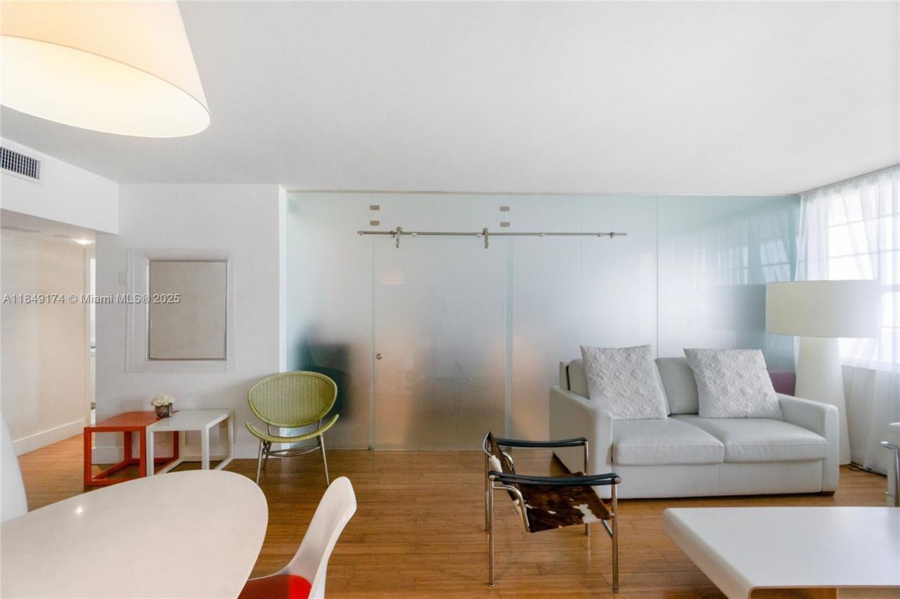 100 Lincoln Rd, Unit 923, Miami Beach, FL 33139 Photo