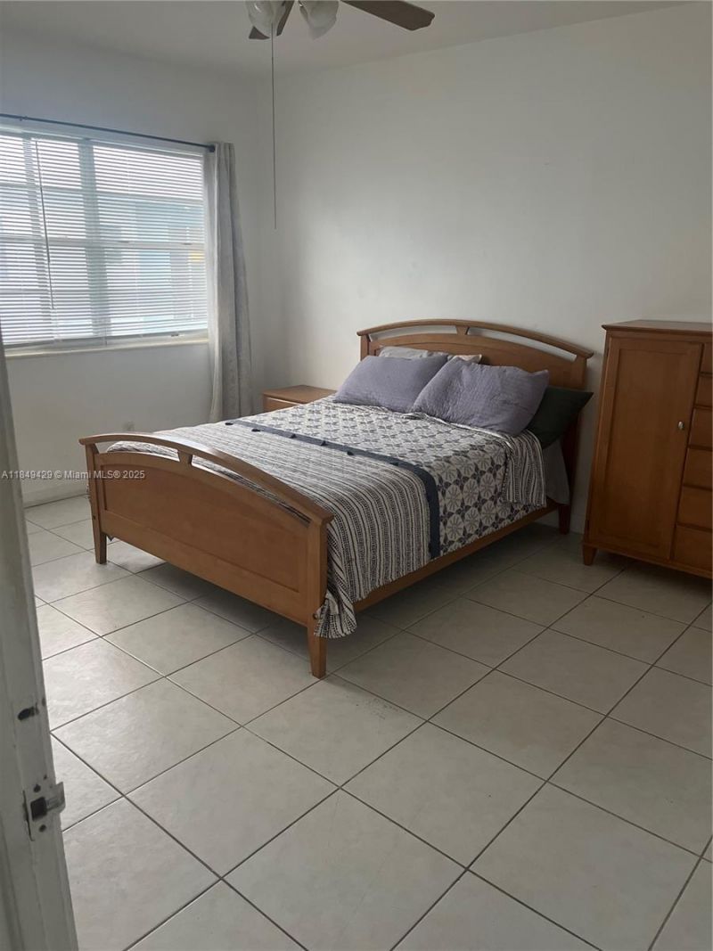 250 S Shore Dr, Unit 5, Miami Beach, FL 33141 Photo