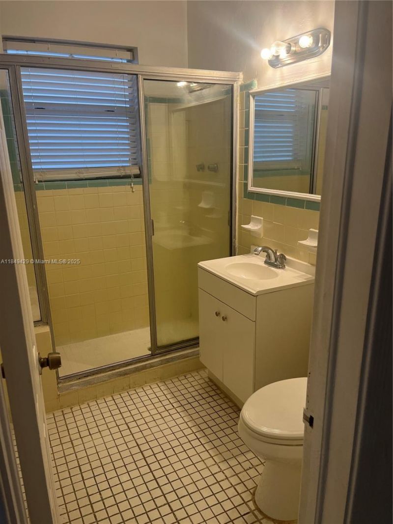 250 S Shore Dr, Unit 5, Miami Beach, FL 33141 Photo