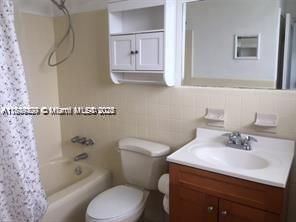 250 S Shore Dr, Unit 5, Miami Beach, FL 33141 Photo