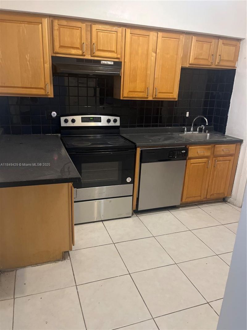 250 S Shore Dr, Unit 5, Miami Beach, FL 33141 Photo