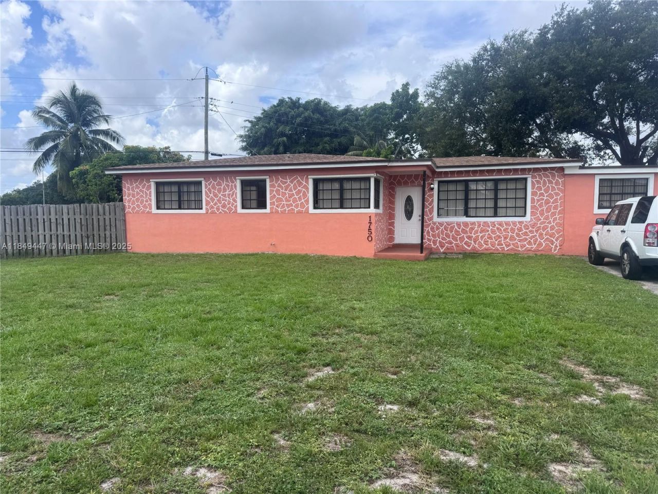 1750 NW 185th St, Miami Gardens, FL 33056 Photo