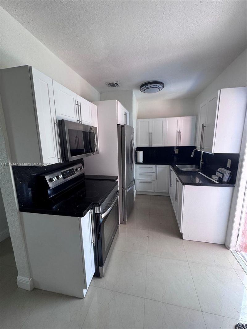 1750 NW 185th St, Miami Gardens, FL 33056 Photo