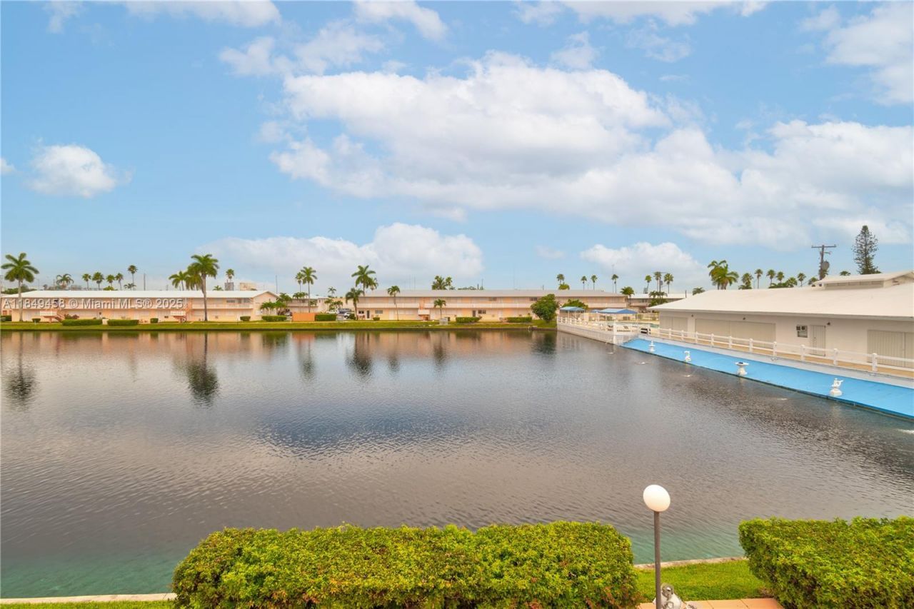 800 SW 10th Ter, Unit 20T, Hallandale Beach, FL 33009 Photo