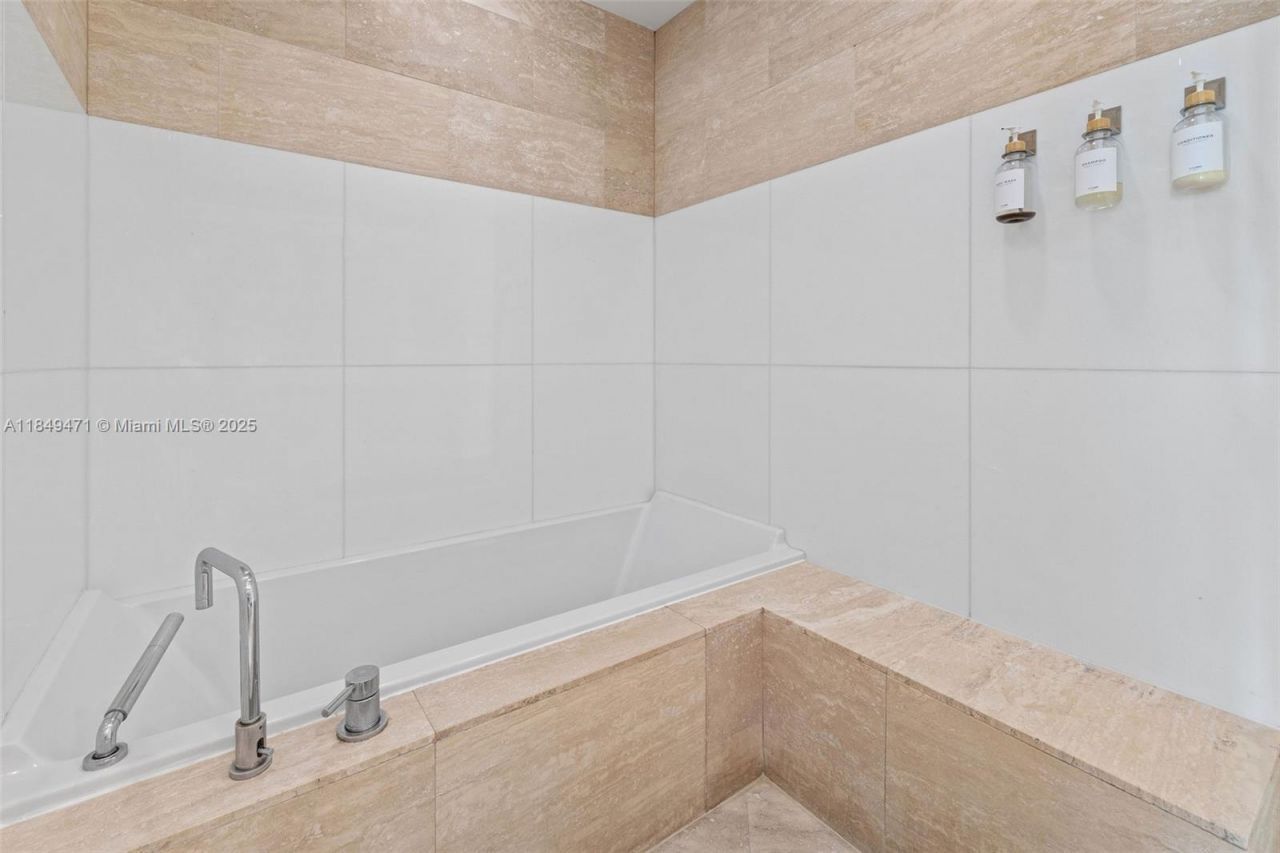 1445 16th St, Unit 602, Miami Beach, FL 33139 Photo