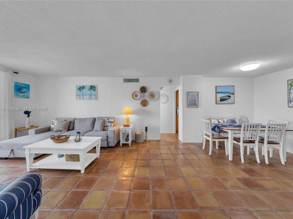 5555 Collins Ave, Unit 8U, Miami Beach, FL 33140