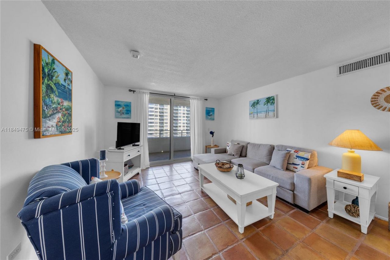5555 Collins Ave, Unit 8U, Miami Beach, FL 33140 Photo