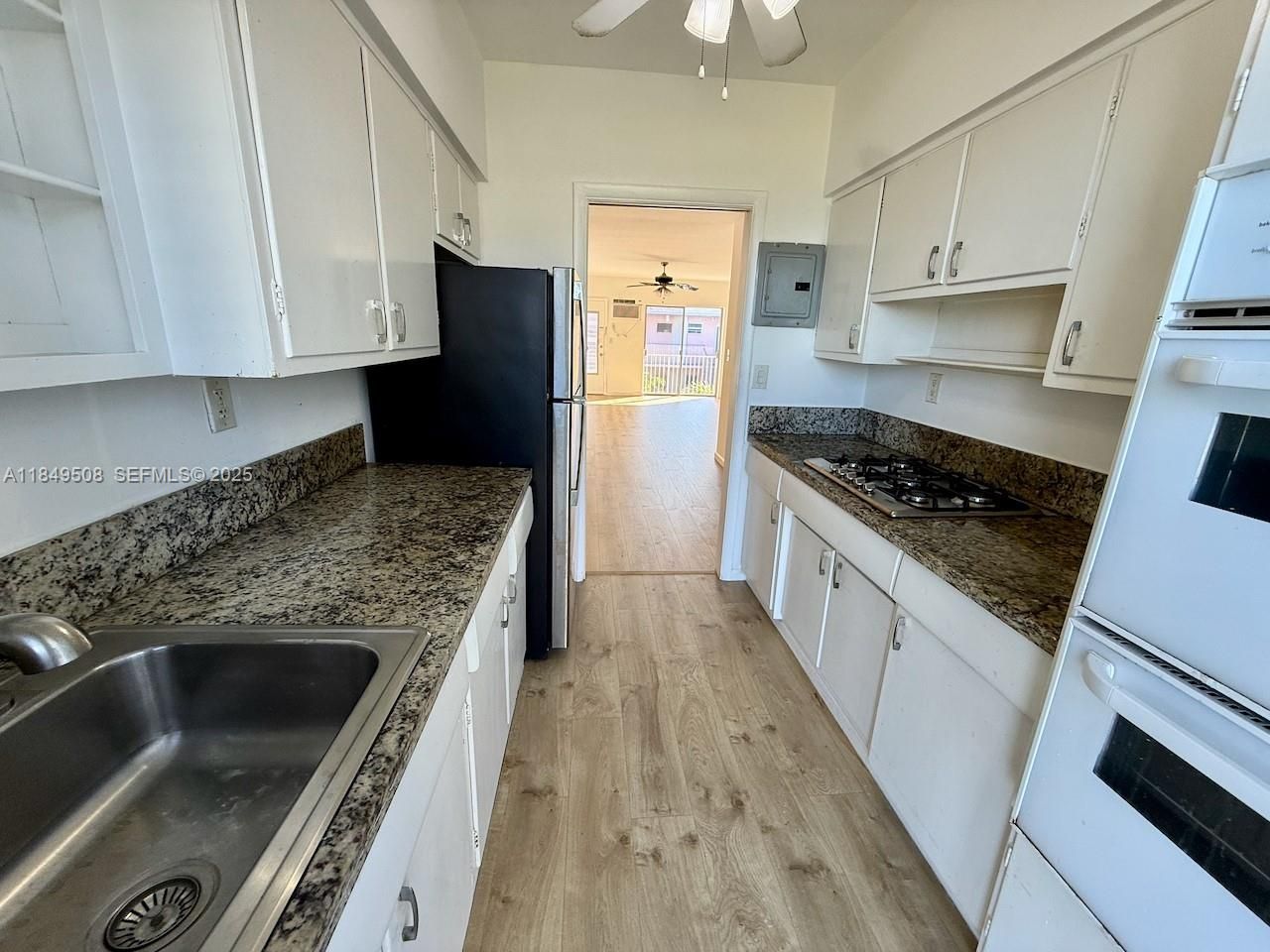 7921 East Dr, Unit 17, North Bay Village, FL 33141 Photo