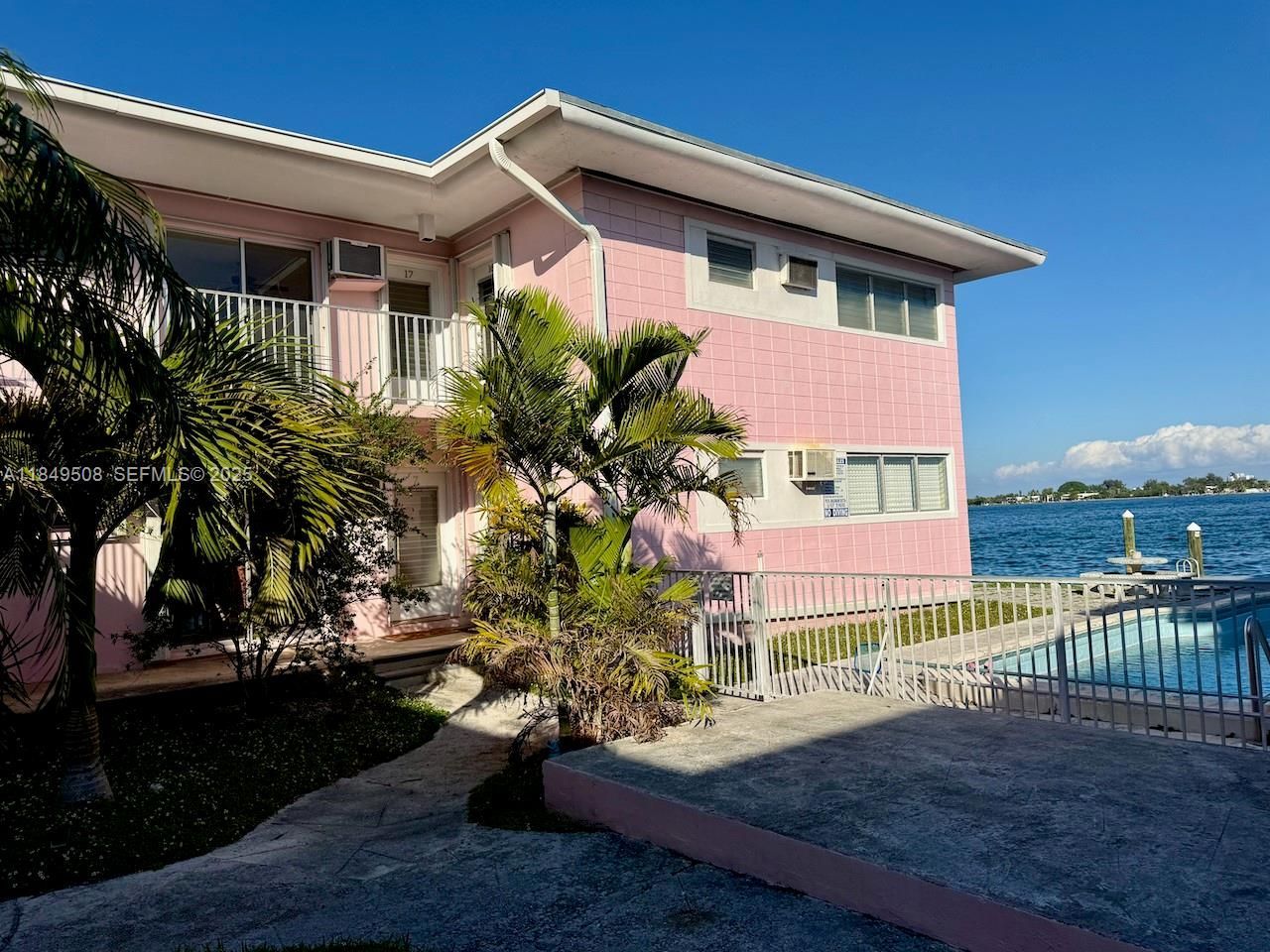 7921 East Dr, Unit 17, North Bay Village, FL 33141 Photo