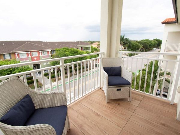 10950 NW 82nd St, Unit 405, Doral, FL 33178