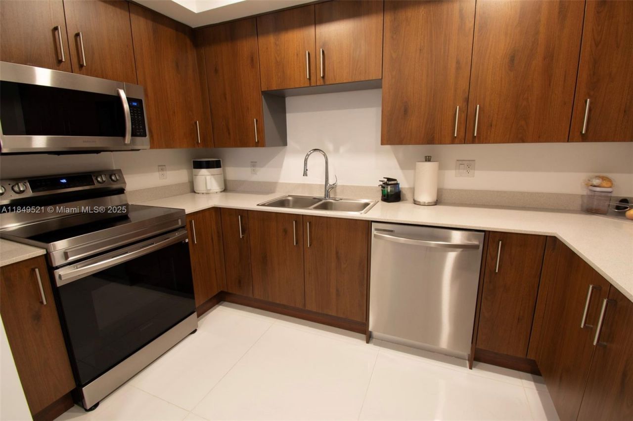 10950 NW 82nd St, Unit 405, Doral, FL 33178 Photo