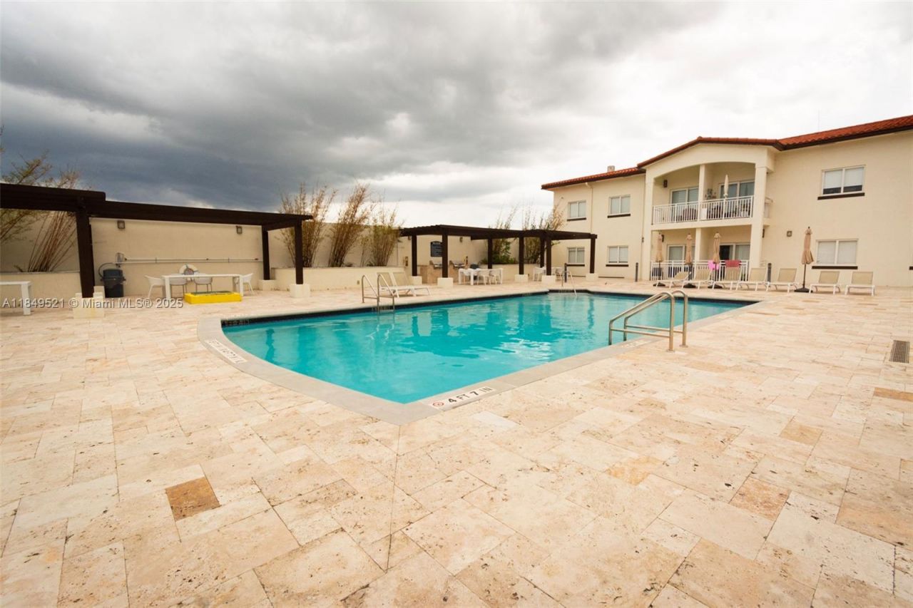 10950 NW 82nd St, Unit 405, Doral, FL 33178 Photo