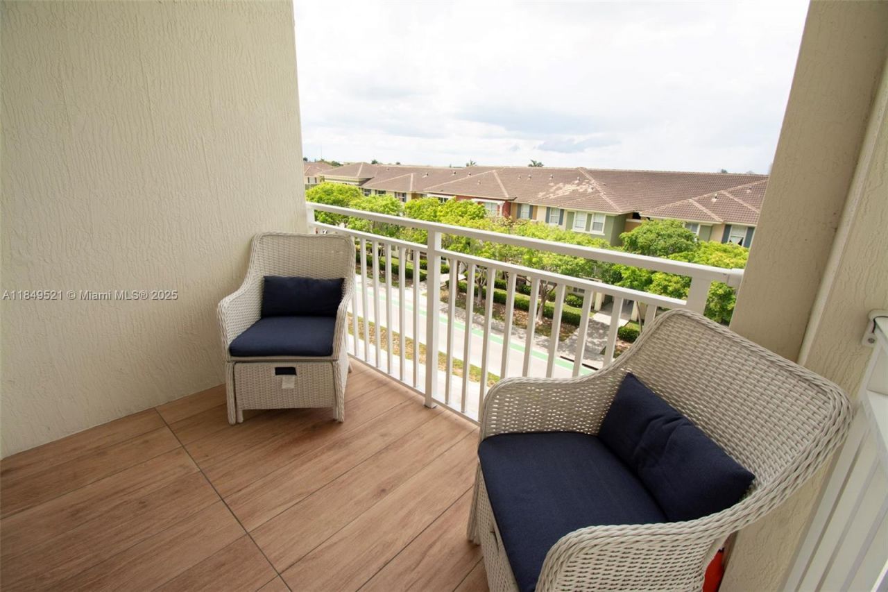 10950 NW 82nd St, Unit 405, Doral, FL 33178 Photo