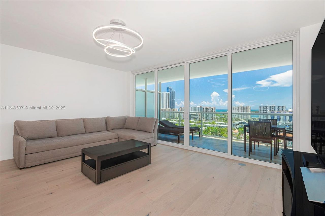 400 Sunny Isles Blvd, Unit 1819 ONE L, Sunny Isles Beach, FL 33160 Photo
