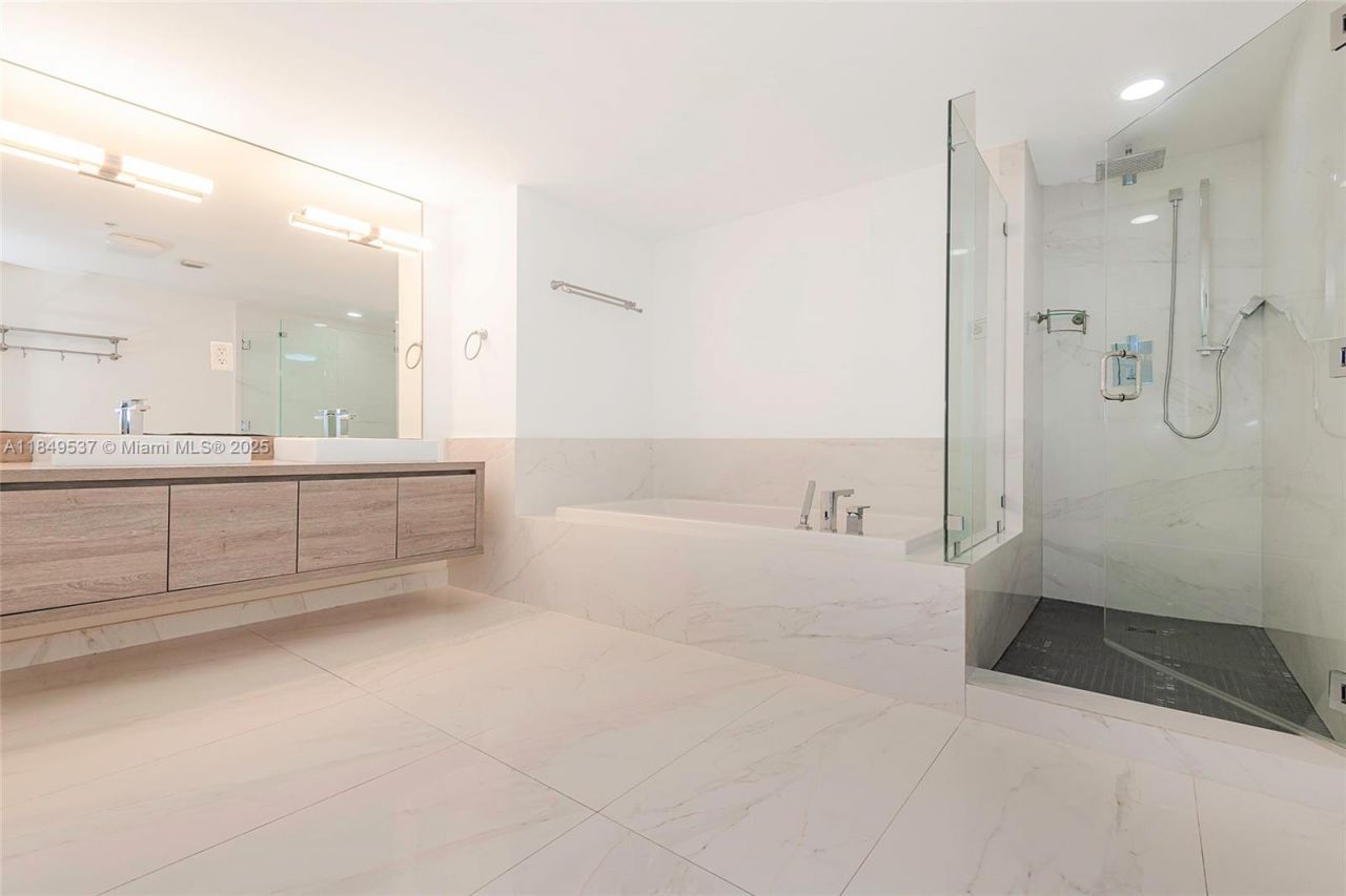 400 Sunny Isles Blvd, Unit 1819 ONE L, Sunny Isles Beach, FL 33160 Photo