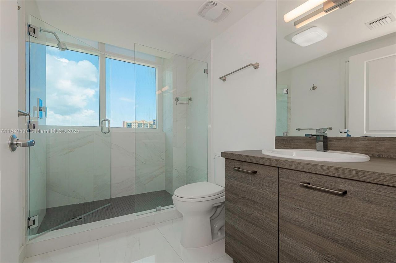 400 Sunny Isles Blvd, Unit 1819 ONE L, Sunny Isles Beach, FL 33160 Photo