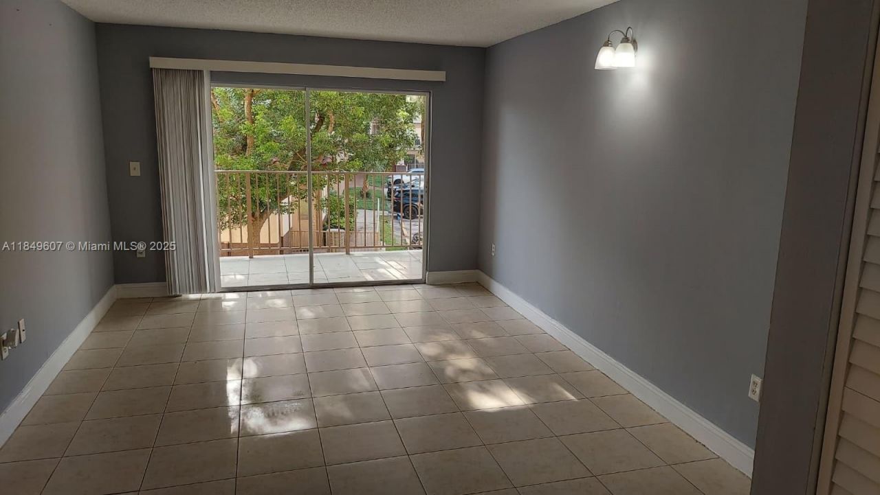 15231 SW 80th St, Unit 209, Miami, FL 33193 Main Photo