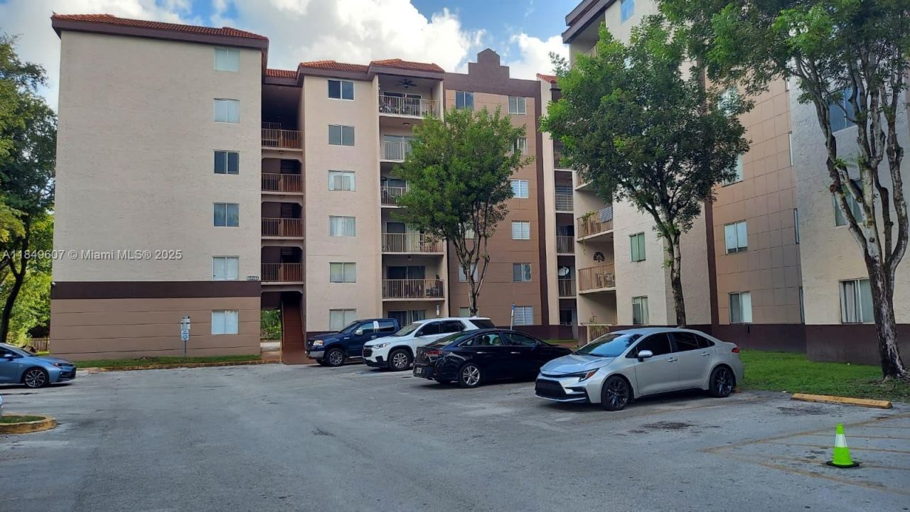 15231 SW 80th St, Unit 209, Miami, FL 33193 Photo
