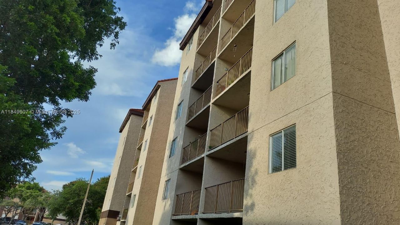 15231 SW 80th St, Unit 209, Miami, FL 33193 Photo