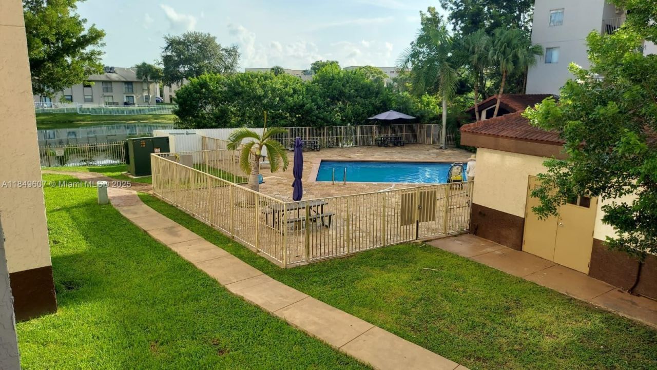 15231 SW 80th St, Unit 209, Miami, FL 33193 Photo