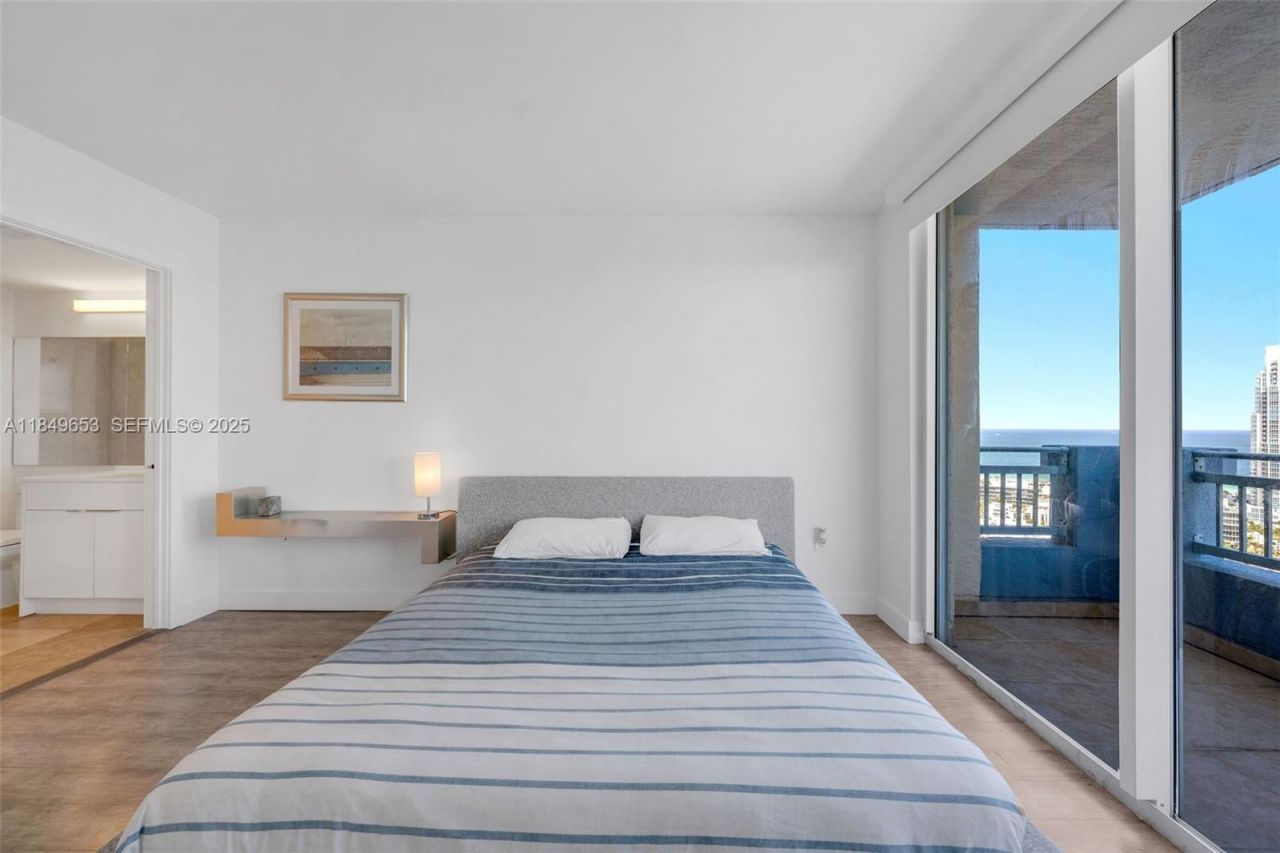 90 Alton Rd, Unit 2702, Miami Beach, FL 33139 Photo