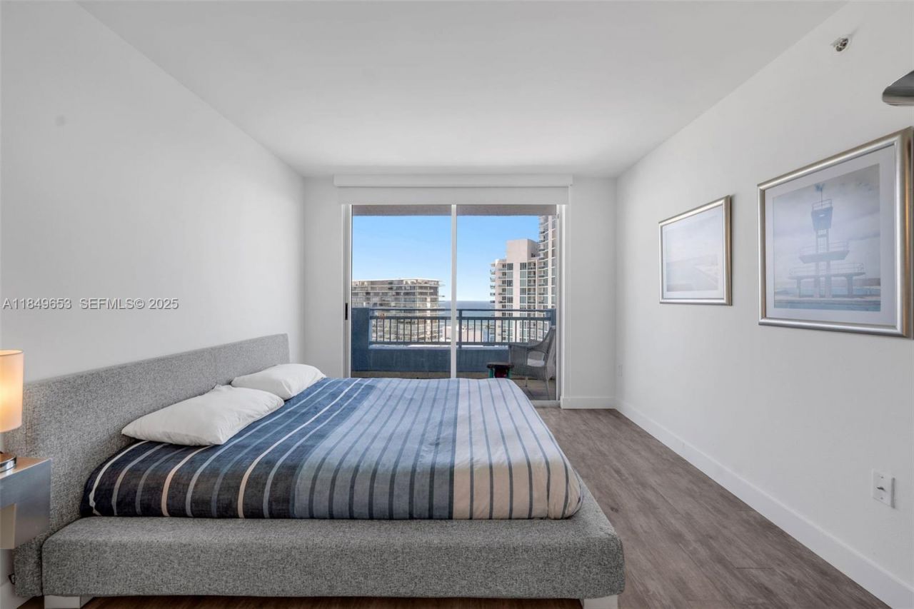 90 Alton Rd, Unit 2702, Miami Beach, FL 33139 Photo