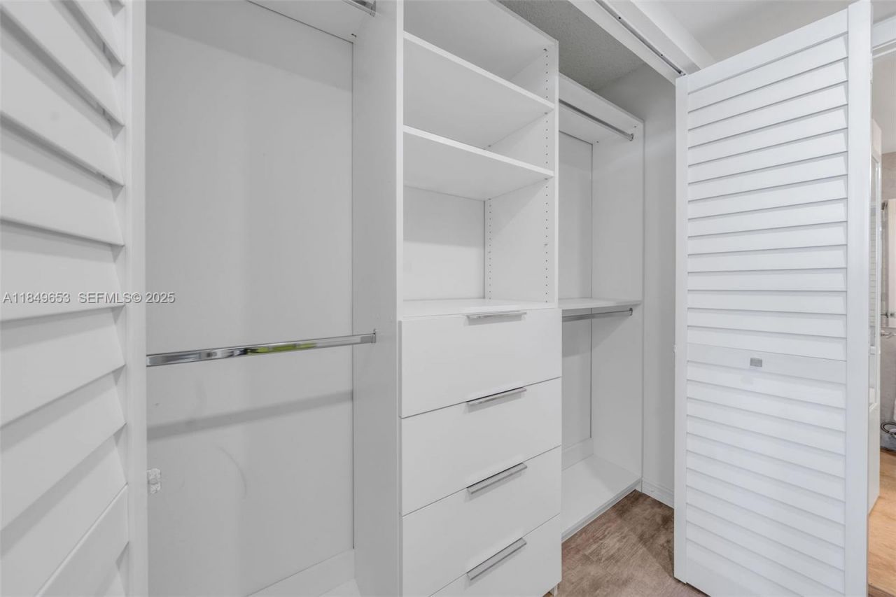 90 Alton Rd, Unit 2702, Miami Beach, FL 33139 Photo