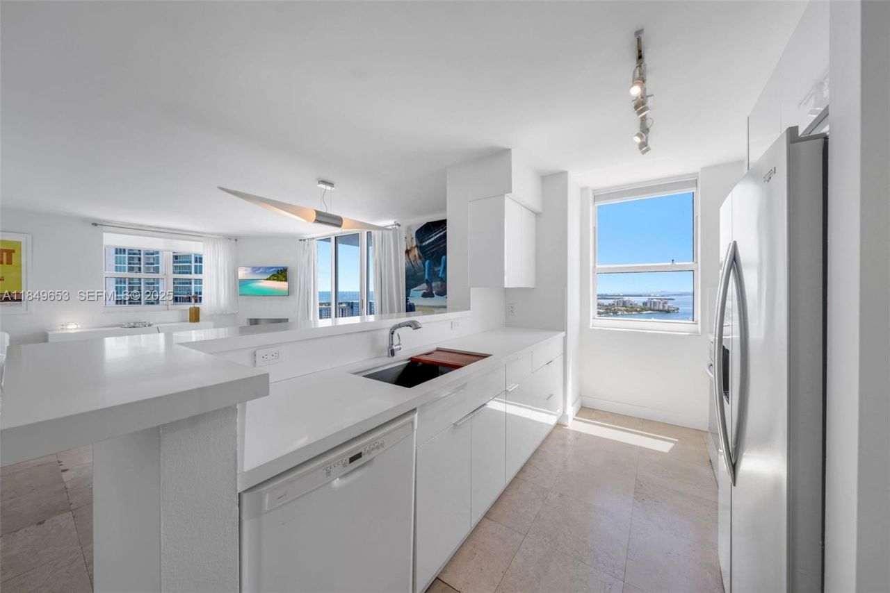 90 Alton Rd, Unit 2702, Miami Beach, FL 33139 Photo