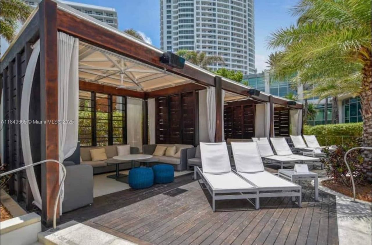 4391 Collins Ave, Unit 918, Miami Beach, FL 33140 Photo