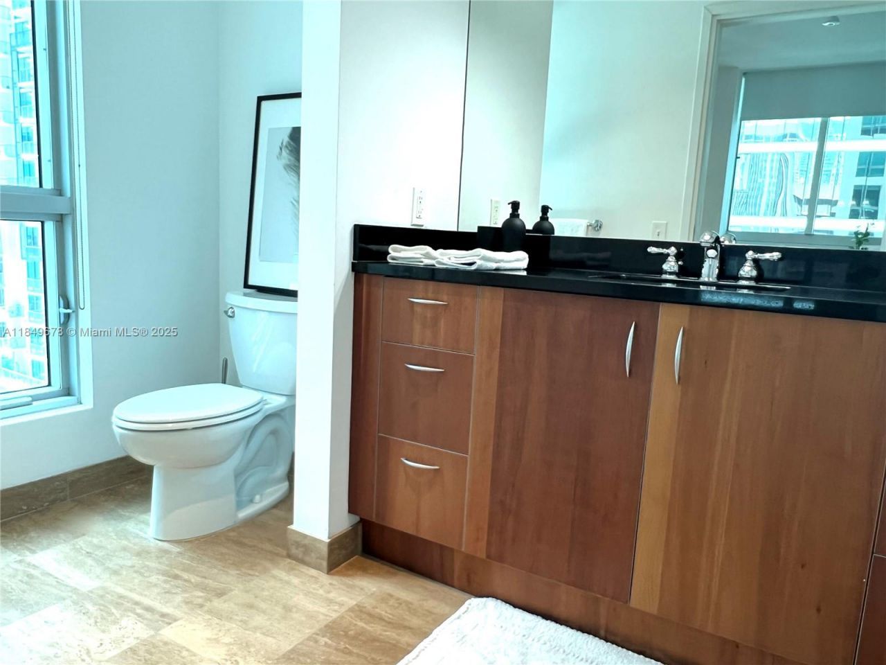 300 S Biscayne Blvd, Unit T-1602, Miami, FL 33131 Photo