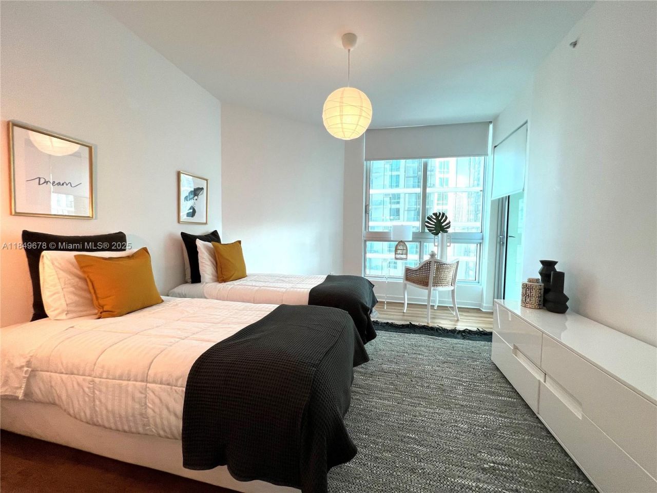 300 S Biscayne Blvd, Unit T-1602, Miami, FL 33131 Photo