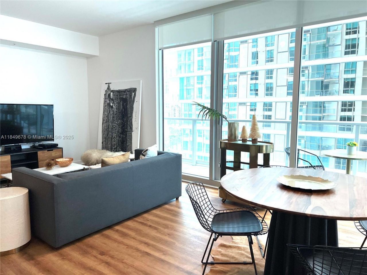 300 S Biscayne Blvd, Unit T-1602, Miami, FL 33131 Photo