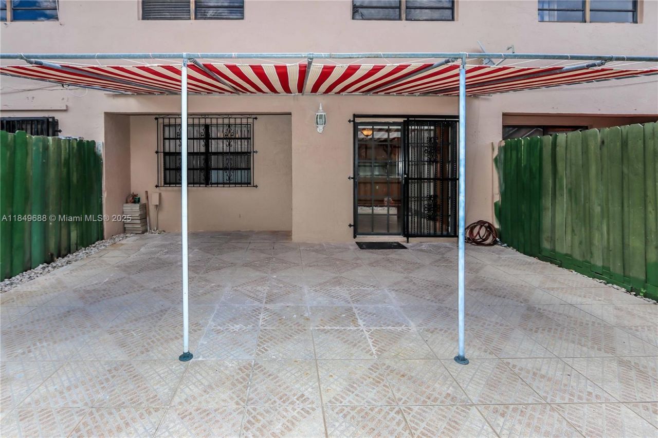 570 NW 109th Ave, Unit 1204, Miami, FL 33172 Photo