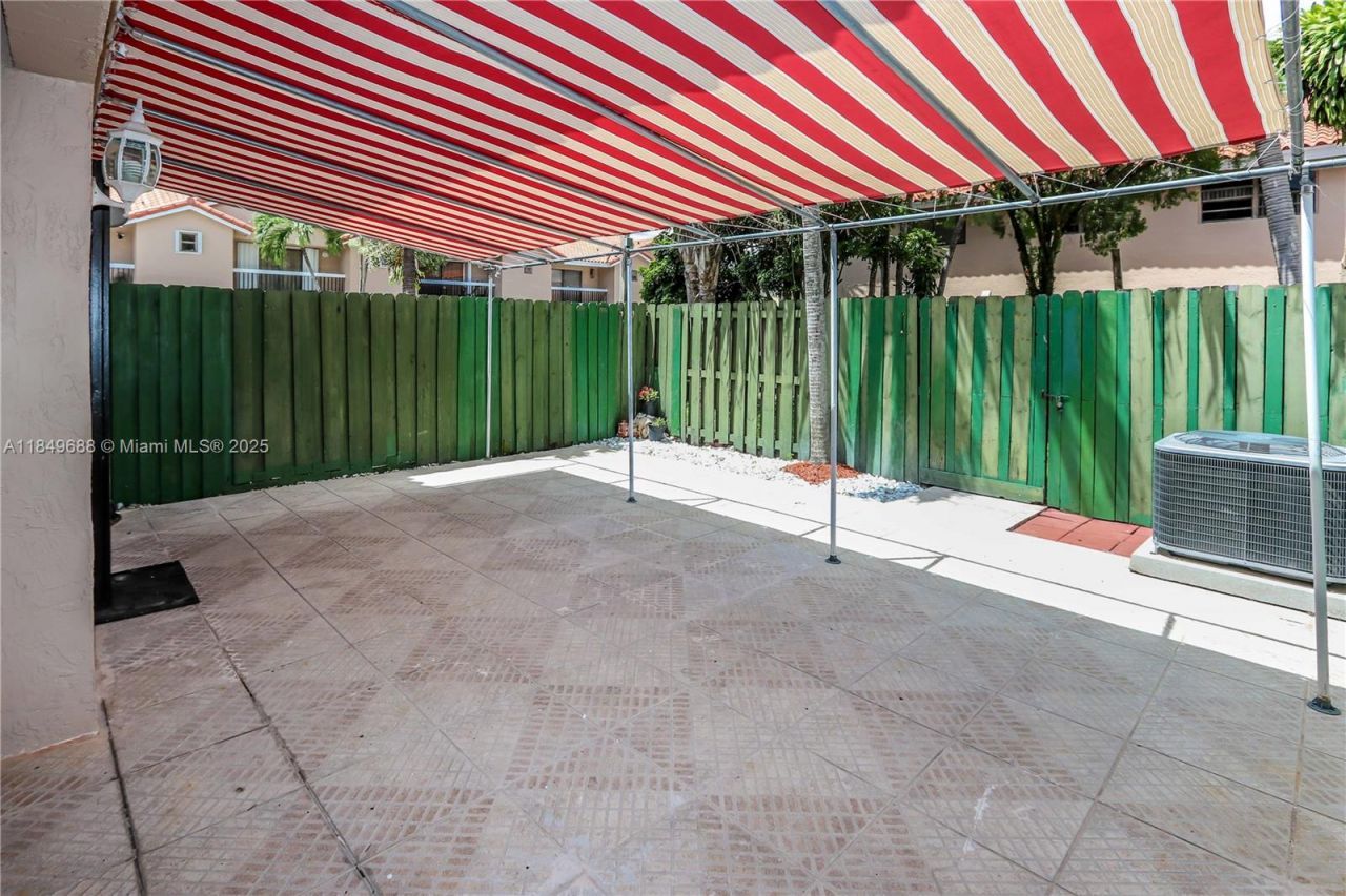 570 NW 109th Ave, Unit 1204, Miami, FL 33172 Photo