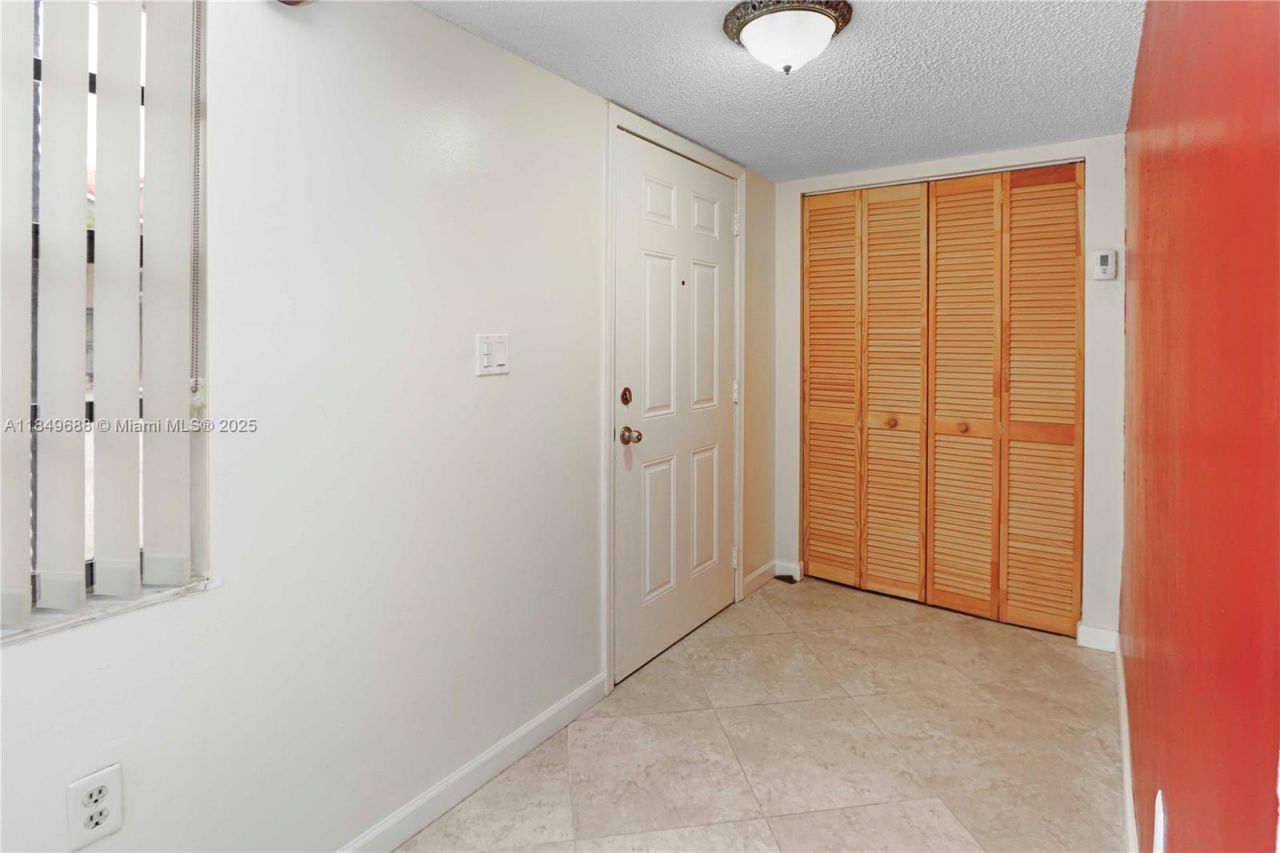 570 NW 109th Ave, Unit 1204, Miami, FL 33172 Photo