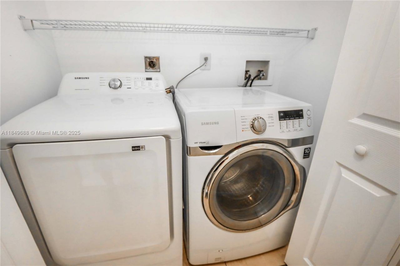 570 NW 109th Ave, Unit 1204, Miami, FL 33172 Photo