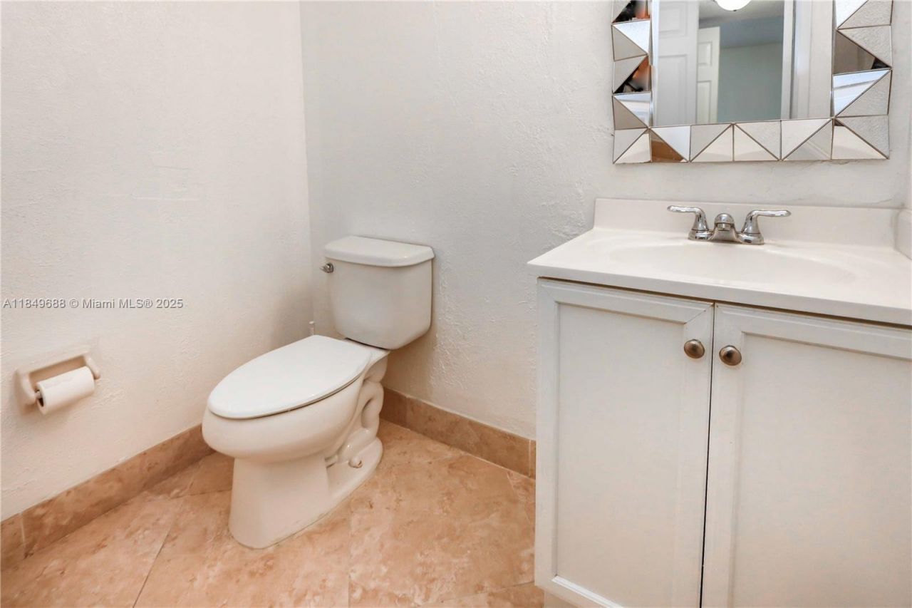 570 NW 109th Ave, Unit 1204, Miami, FL 33172 Photo