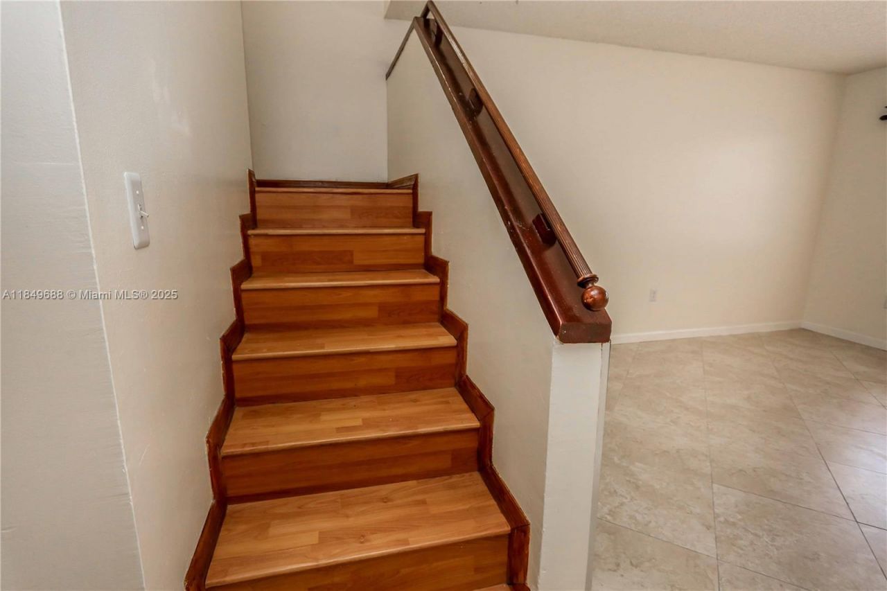 570 NW 109th Ave, Unit 1204, Miami, FL 33172 Photo