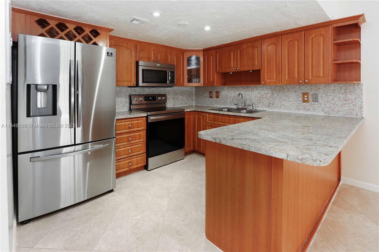 570 NW 109th Ave, Unit 1204, Miami, FL 33172 Photo