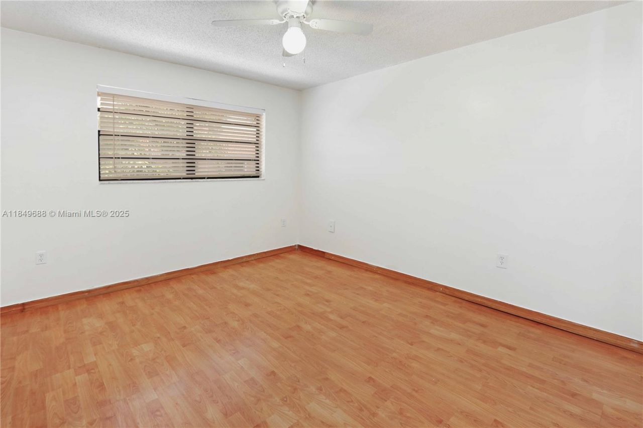 570 NW 109th Ave, Unit 1204, Miami, FL 33172 Photo