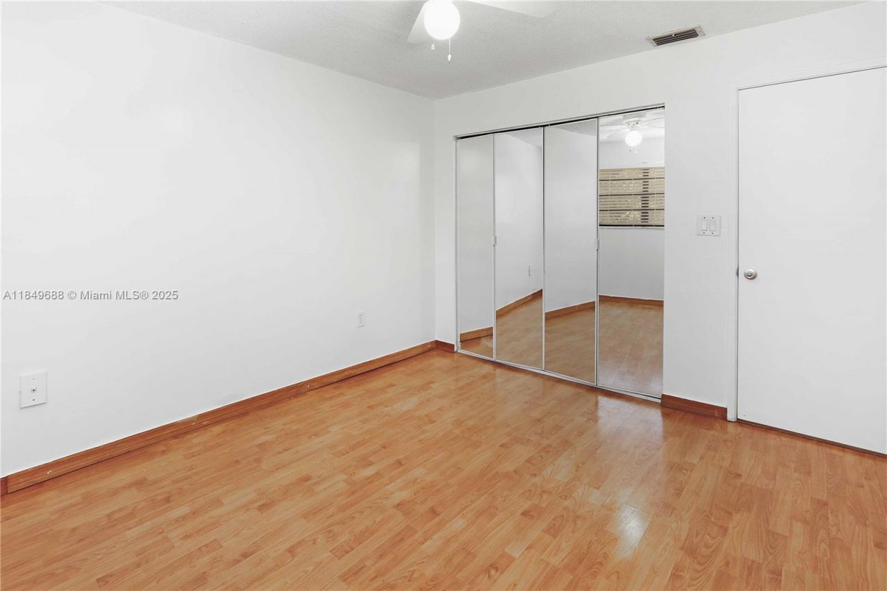 570 NW 109th Ave, Unit 1204, Miami, FL 33172 Photo