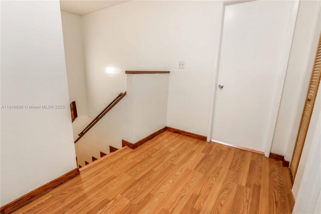 570 NW 109th Ave, Unit 1204, Miami, FL 33172 Photo