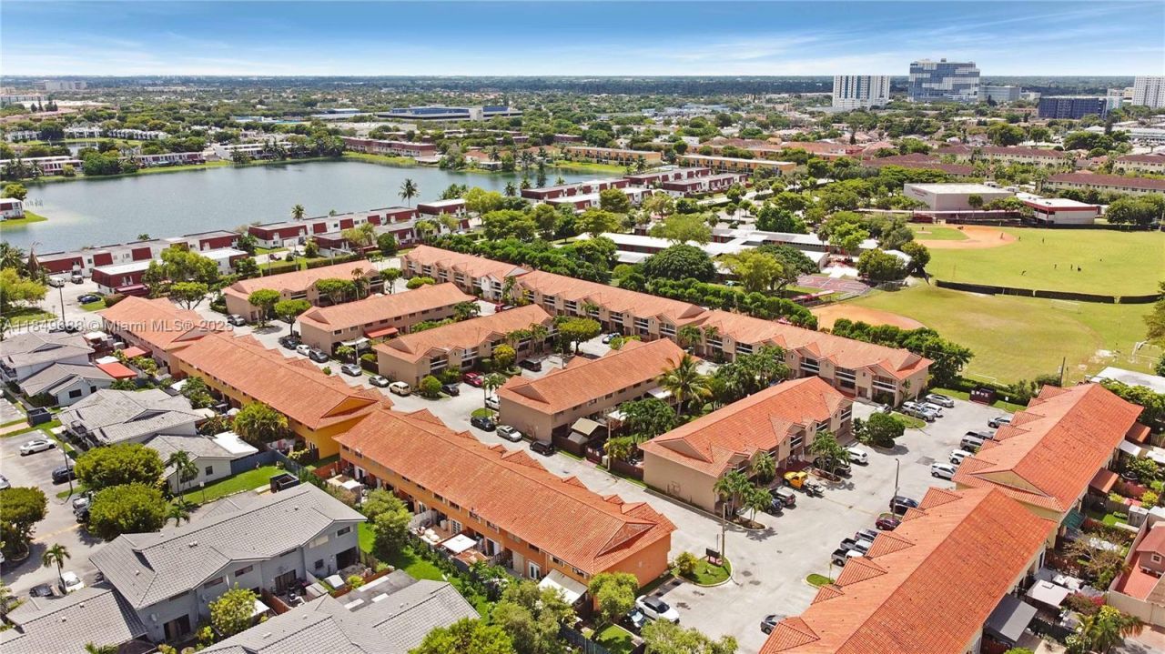 570 NW 109th Ave, Unit 1204, Miami, FL 33172 Photo