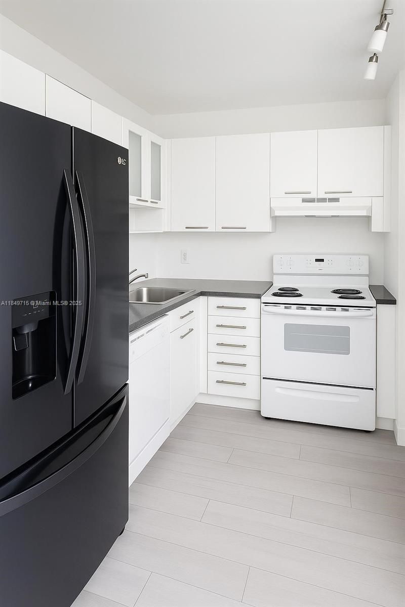 2016 Bay Dr, Unit 202, Miami Beach, FL 33141 Photo